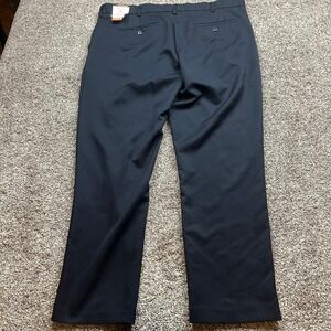 Van Heusen Traveler Dress Pants Mens 38x30 Black‎ Slim Fit Flat Front Office